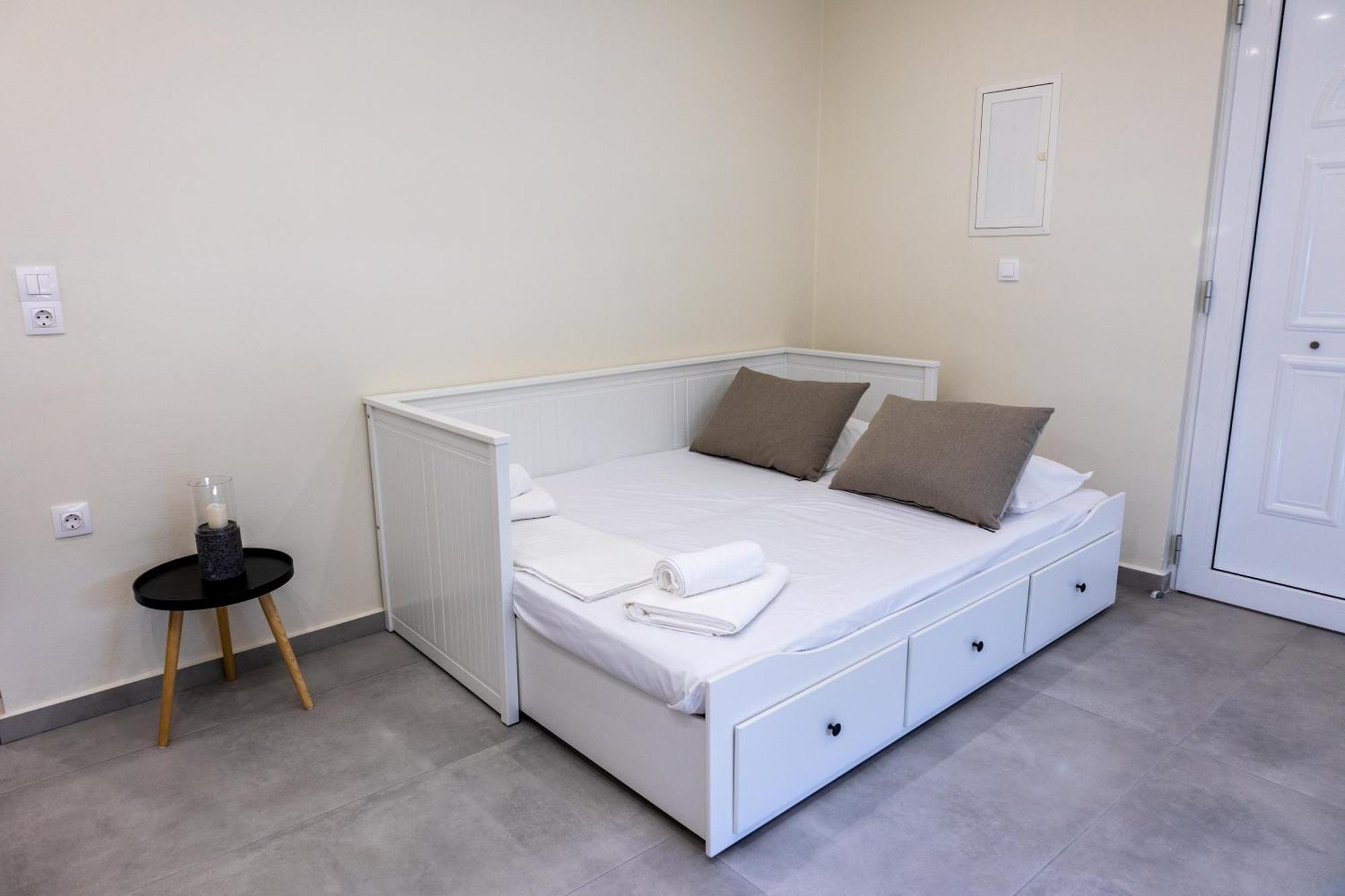 Adriana Apartment Agia Marina  Exterior photo